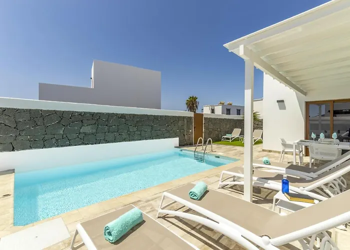 Adira By פלאיה בלנקה